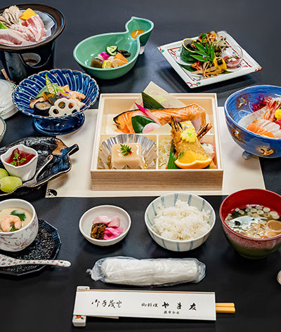 ご法要の料理。8800円のコース